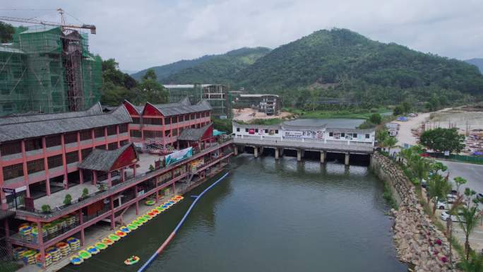 海南五指山市森林红峡谷漂流旅游区