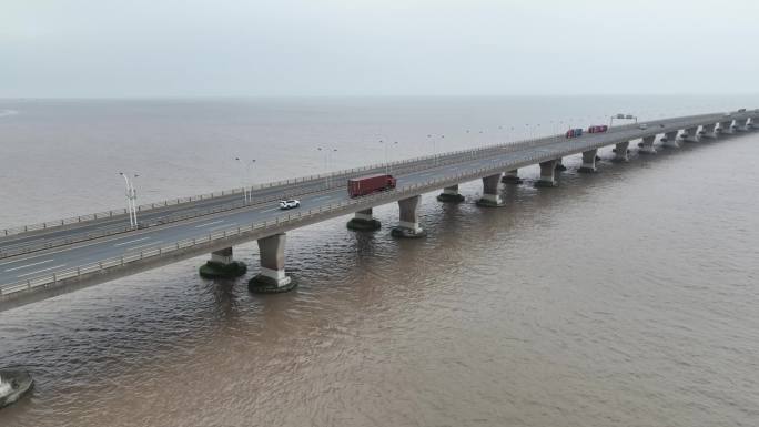 上海临港东海大桥航拍公路运输