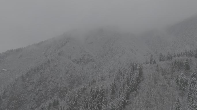 4K甘肃兰州榆中县兴隆山雪景航拍DLOG