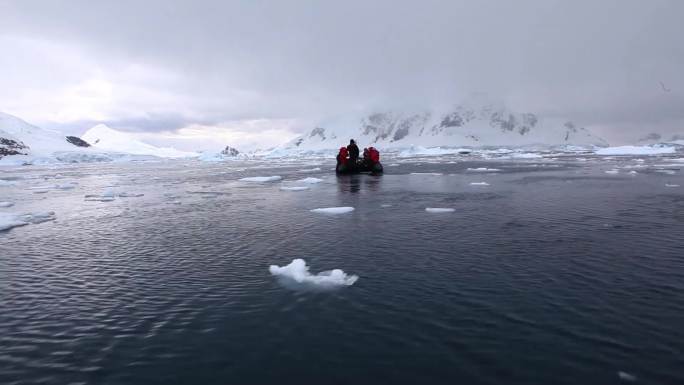 破冰船行驶神秘南极冰川海北极冰岛破冰之旅
