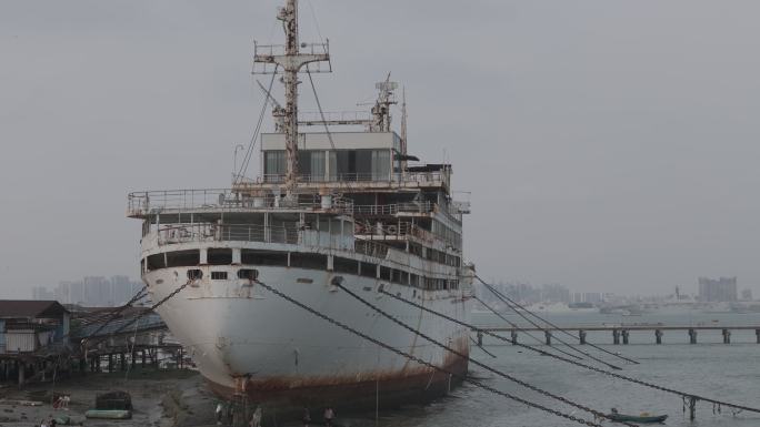 【4k】湛江渔港公园废弃邮轮海景航拍