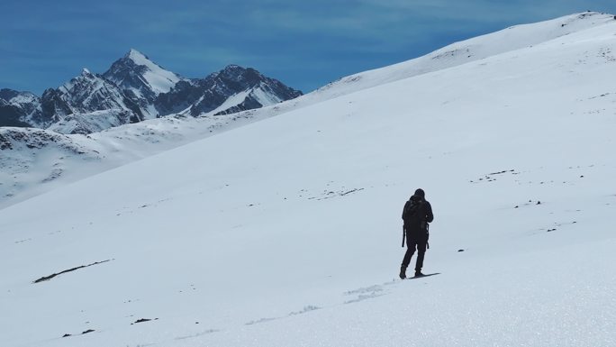 雪宝顶徒步旅行素材