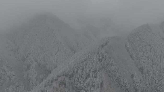 4K甘肃兰州榆中县兴隆山雪景航拍DLOG