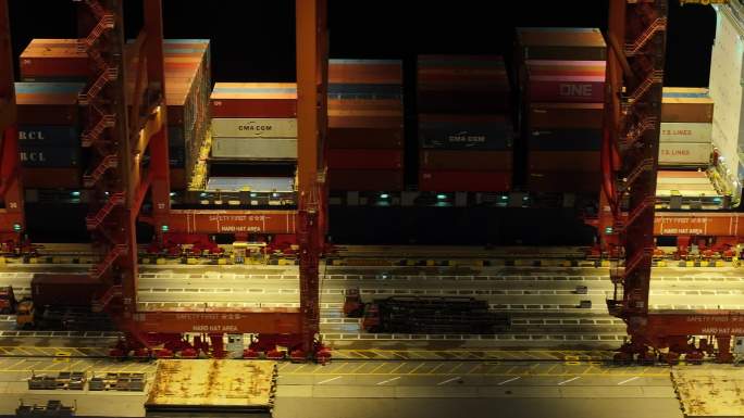 货运港口码头集装箱夜景航拍