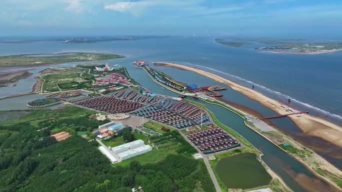 4K航拍月岛海岛岛屿海岸海边海水沙滩海上别墅水天一色人文风景