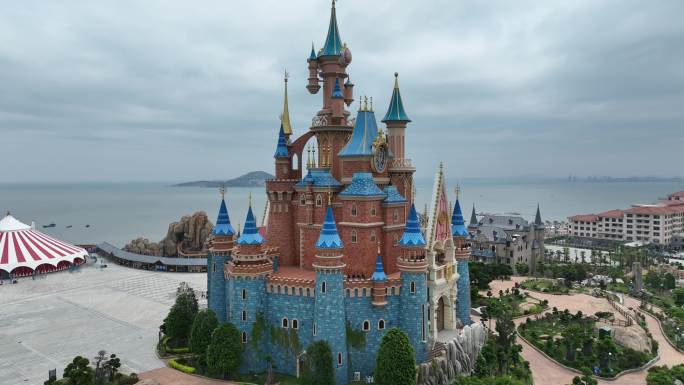 海边的童话城堡