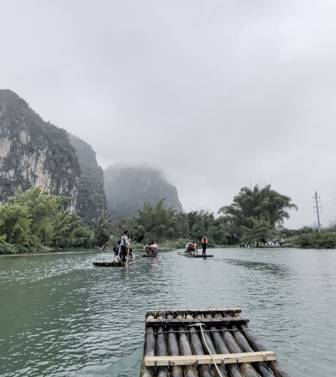 桂林山水旅游风光漂流