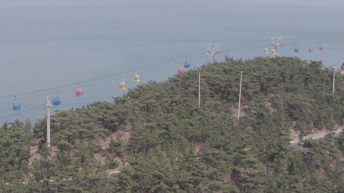 航拍山东荣成西霞口景区摩天岭索道缆车山海