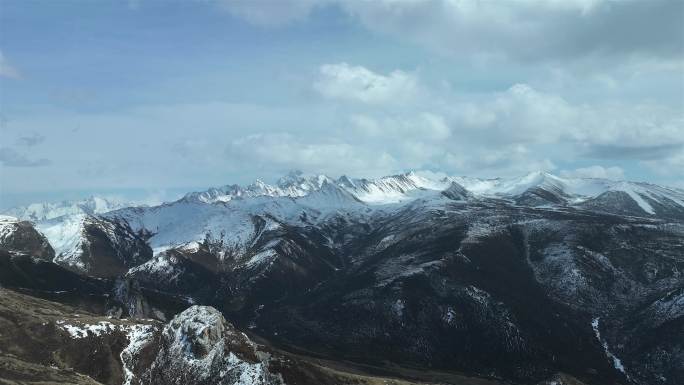 雪宝顶云瀑