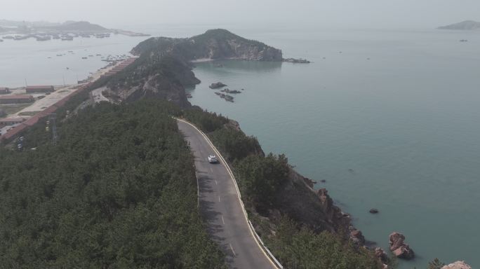 航拍山东荣成西霞口景区摩天岭索道缆车山海