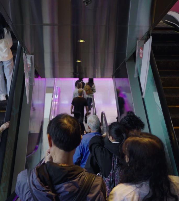 香港竖屏主观搭电梯视觉转场西九龙购物中心