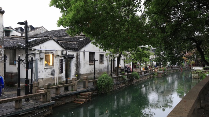 清晨春雨谷雨江南水乡古街 苏州平江路