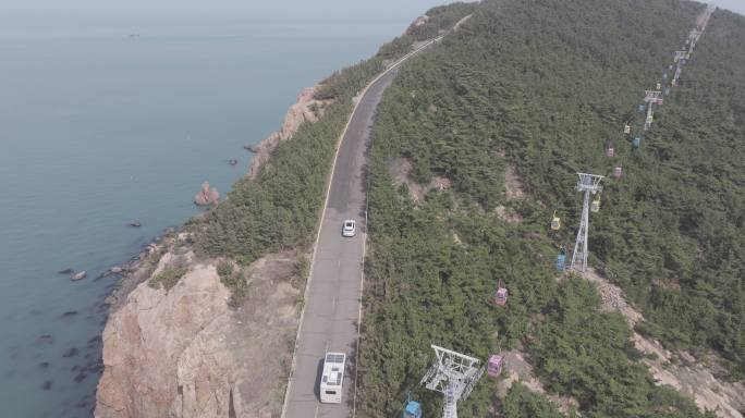 航拍山东荣成西霞口景区摩天岭索道缆车山海