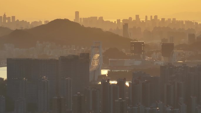 厦门海沧大桥清晨朝阳金黄色4K航拍
