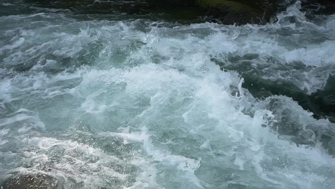 流水 激流