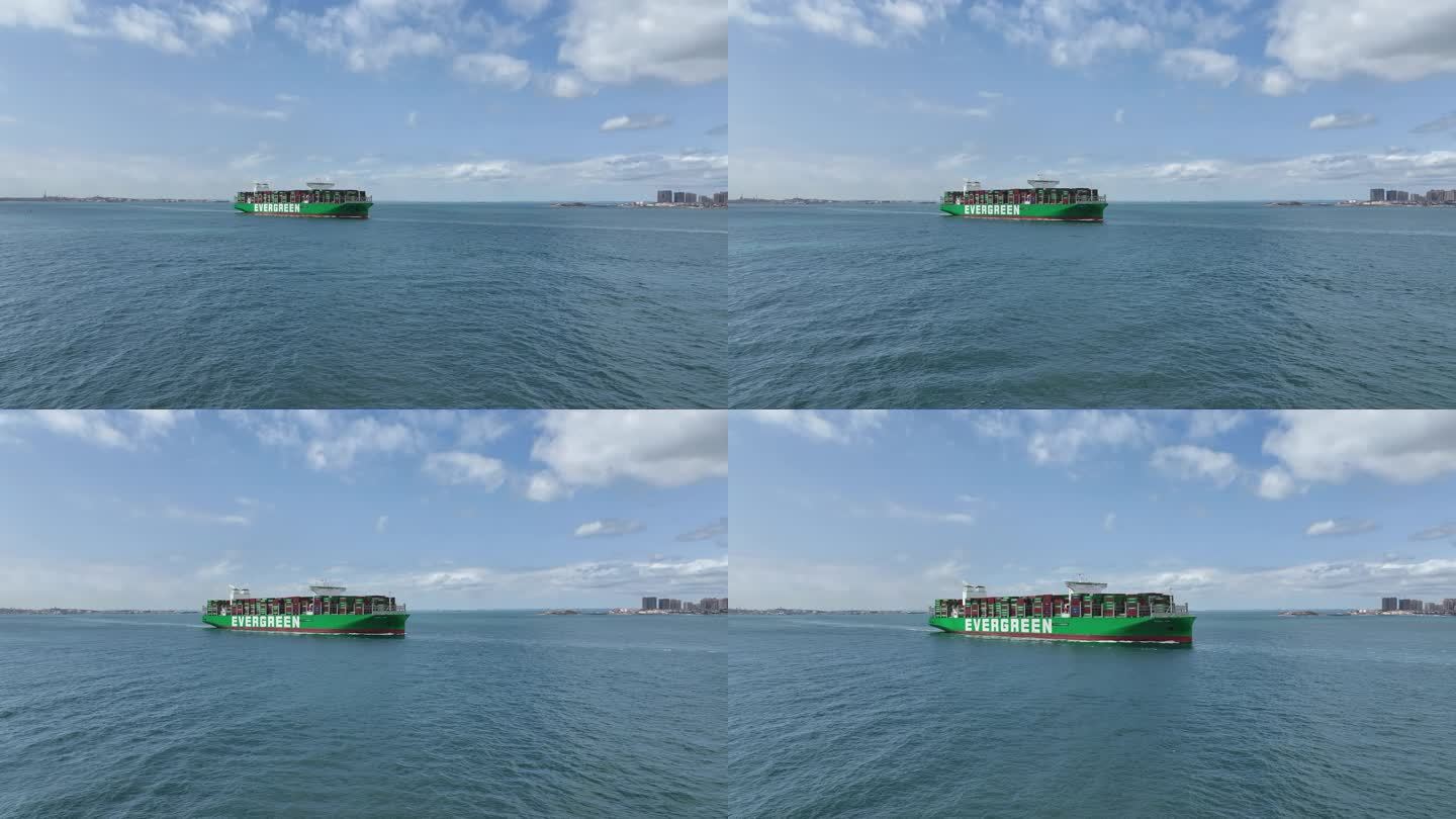 一艘400米大型集装箱货轮在海上航行