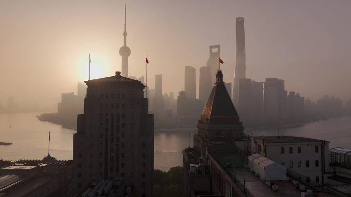 金色上海外滩日出