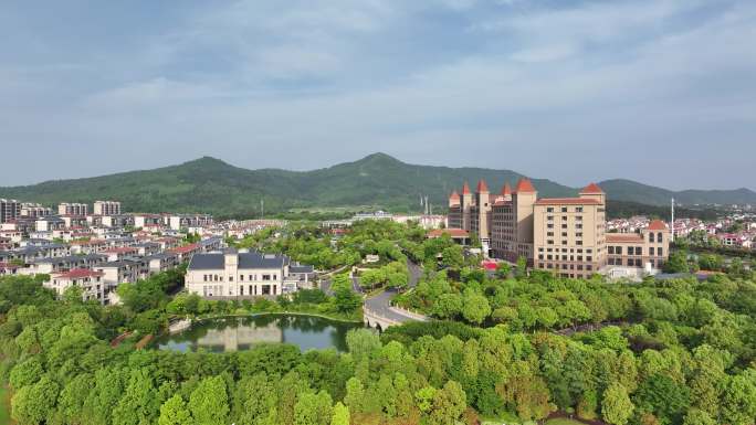 航拍襄阳富春山居别墅建筑城市风光自然风景