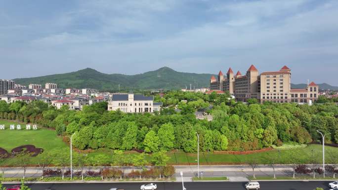 航拍襄阳富春山居别墅建筑城市风光自然风景