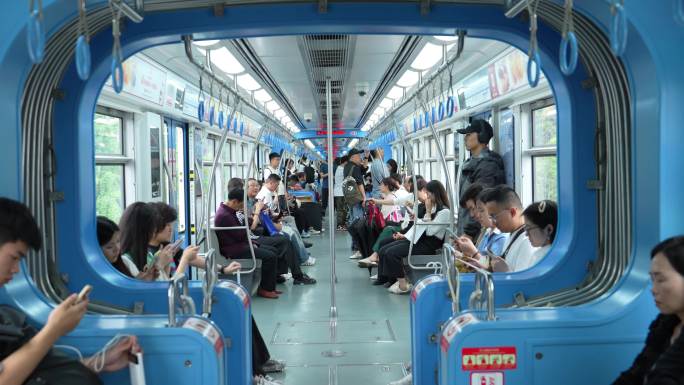 地铁坐地铁乘地铁上班下班都市人流人群交通