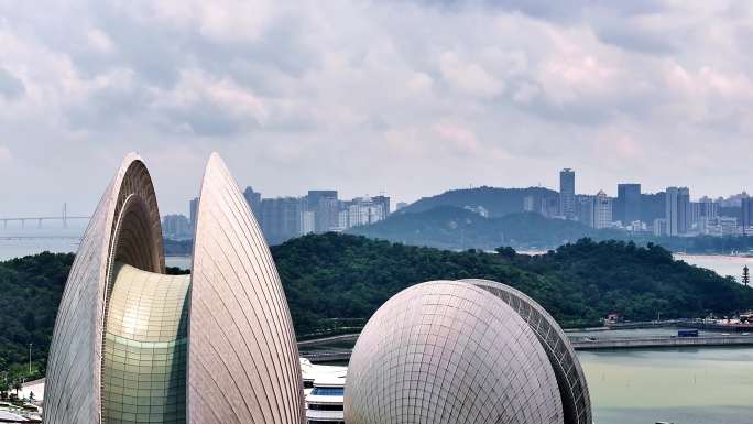 航拍珠海地标日月贝大剧院