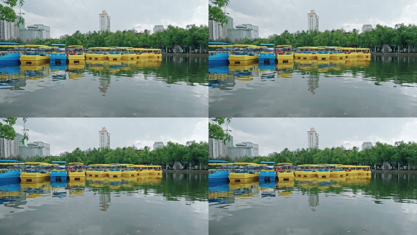 公园游船翠湖划船阴天儿童游玩3697