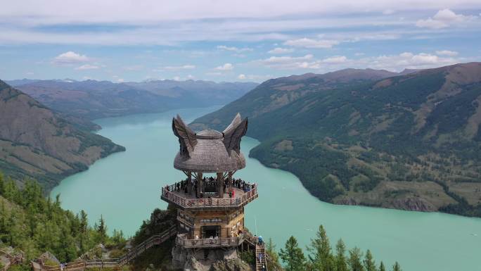 喀纳斯湖观鱼台