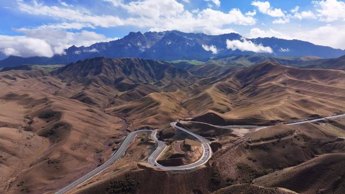 秋季新疆天山独库公路航拍