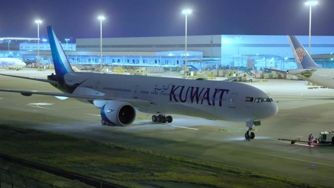 广州白云机场货站科威特航空波音777
