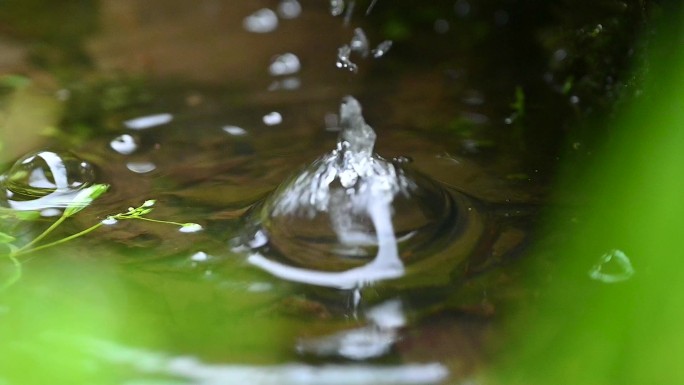 山村民居青瓦房下雨屋檐水合集视频