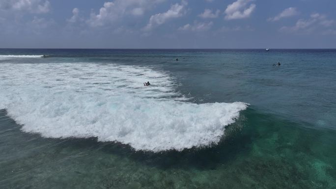 马尔代夫冲浪航拍