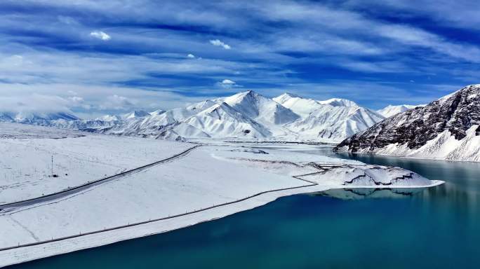 新疆帕米尔高原昆仑雪山