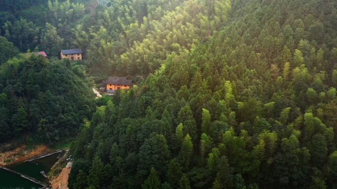 航拍山里人家