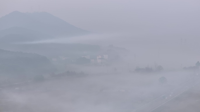 江南浙江绍兴山村农村乡村晨雾水墨云雾