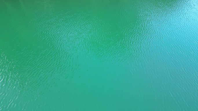 绿水湖泊湖水 湖面湖水面波纹俯视水面
