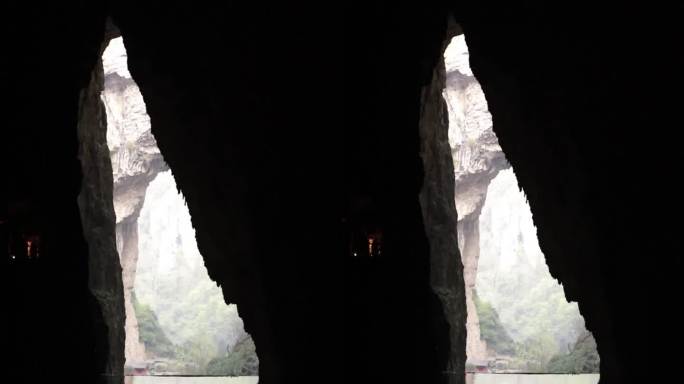 贵州织金大峡谷山洞河流