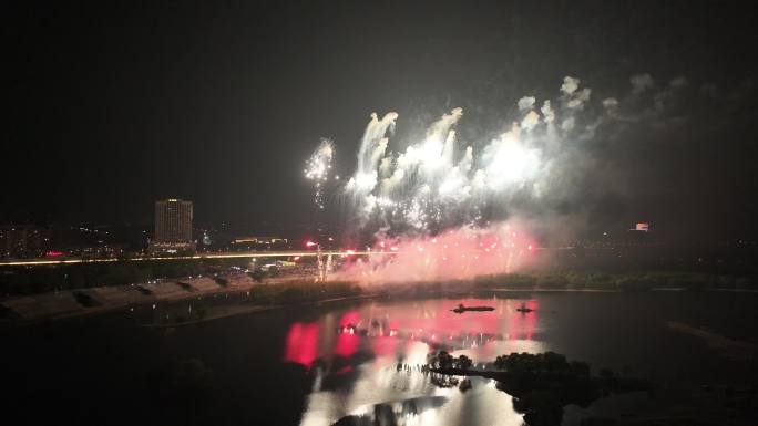 沈阳 铁西 浑河 西峡谷 烟花秀