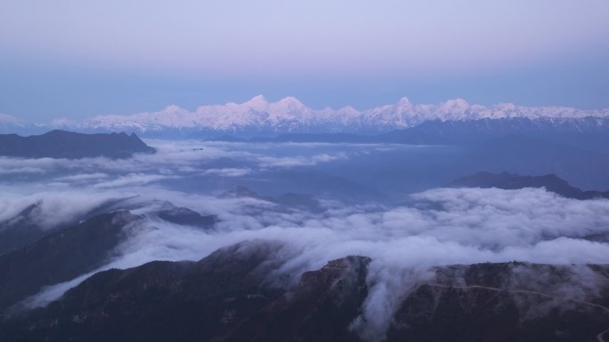 航拍西藏牛背山云海大山晚霞云星空日出自然