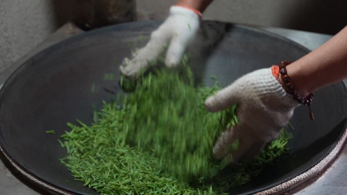 苏州东山炒茶制茶