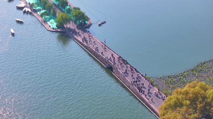 浙江杭州西湖景区断桥残雪风景风光航拍人流