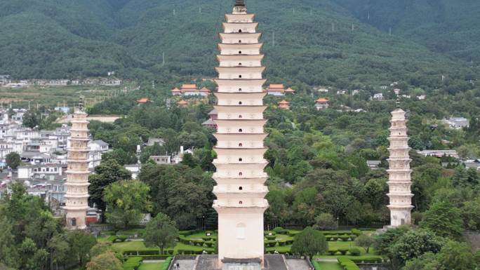 云南大理崇圣寺三塔航拍空镜