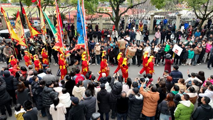 浦江民俗踩街杭坪乌浆舞狮队伍