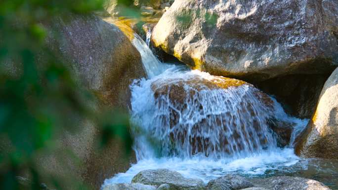 小溪泉水山泉水