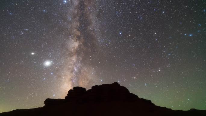 内蒙古峡谷日落星空