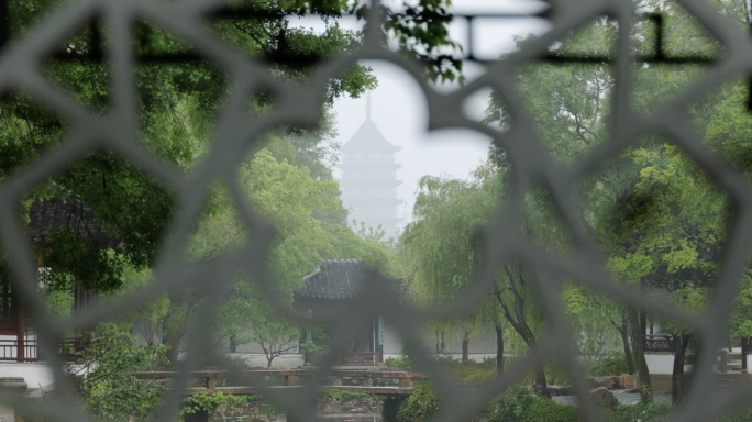 苏州园林拙政园雨景