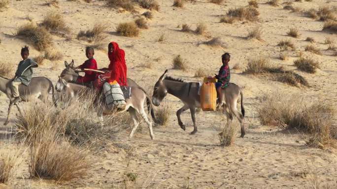 非洲撒哈拉沙漠 沙漠骆驼 沙漠村庄小孩