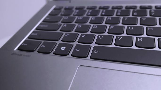 笔记本电脑键盘按键打字