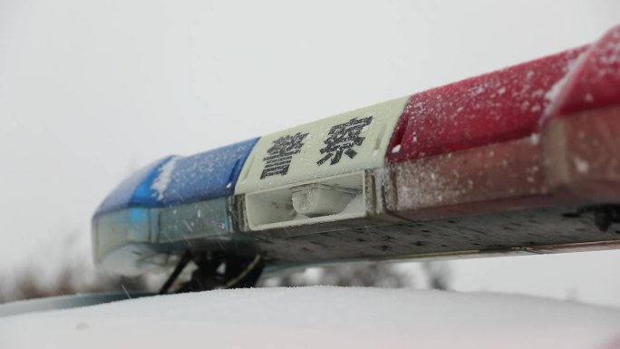 雪天 交警灯mp4 雪花 交警