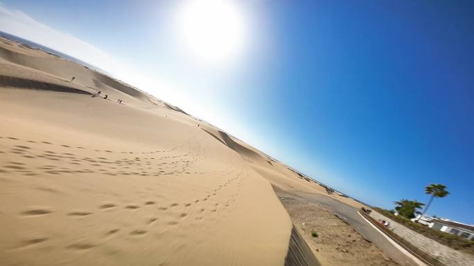 FPV航拍大海沙丘海岛沙漠大海天际线蓝天