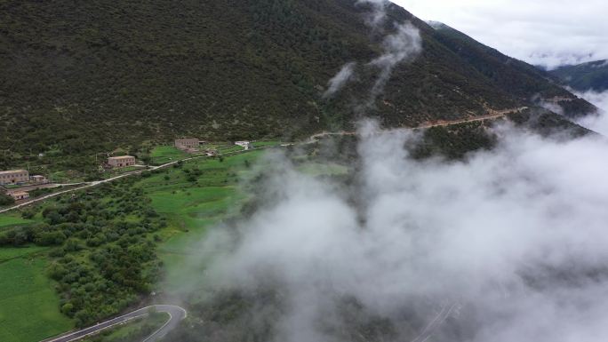 雨后的山村